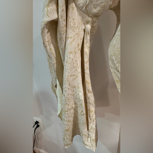 NWT Chloe Floral-Jacquard Tie-Neck Faux-Wrap Cream Blouse IT 36 (US 0) - Picture 13 of 16